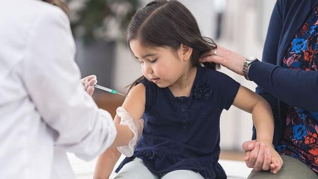 Các tác dụng phụ có thể gặp khi tiêm vắc xin COVID-19 cho trẻ em