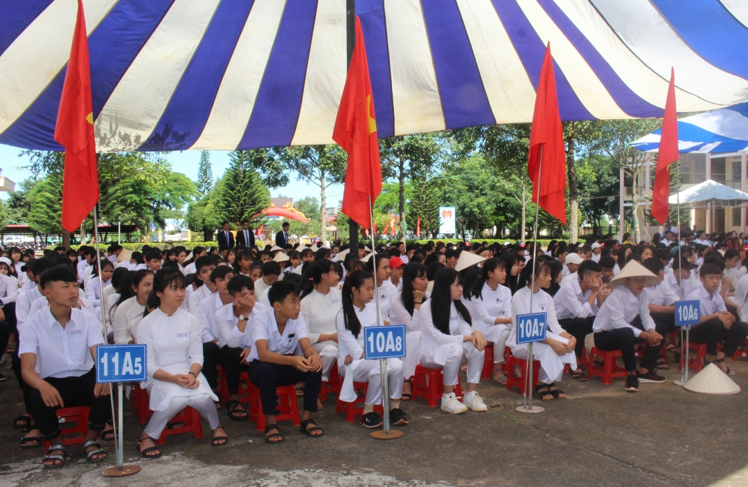 Học sinh Trường THPT Trần Quang Khải (huyện Cư Mgar) trong lễ khai giảng. (Ảnh minh họa)