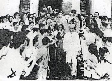 Bác Hồ với thanh niên