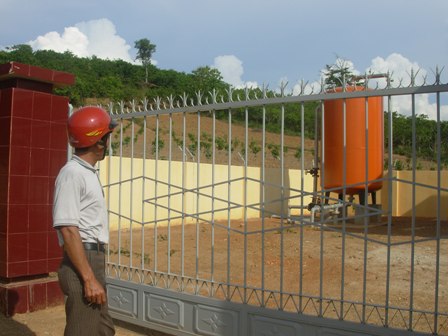 Công trình nước phải đóng cửa vì thiếu đường điện.