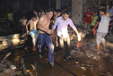 Ít nhất 20 người thiệt mạng, 100 người bị thương trong một vụ nổ vào đêm 7-8 tại một khu chợ giữa thành phố lớn thứ hai Iraq, Basra, đúng vào ngày lữ đoàn cuối cùng của Mỹ chuyển giao toàn bộ nhiệm vụ chiến đấu cho Iraq.