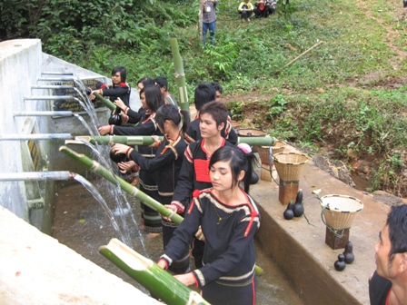 Lễ cúng bến nước ở buôn K'mrơng Prơng A, xã Ea Tu (TP. Buôn Ma Thuột) được chính quyền các cấp và ngành văn hóa quan tâm phục dựng.