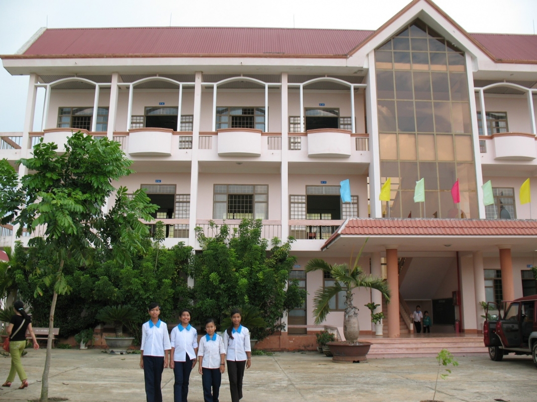 Trường phổ thông DTNT huyện Ea Kar mới được đầu tư xây dựng khang trang