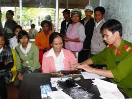 Nhờ nỗ lực trong cải cách hành chính, thời gian cấp CMND của CA tỉnh cho người dân đã rút ngắn từ 30 ngày xuống còn 7 ngày. (Ảnh: Nhã Bình)