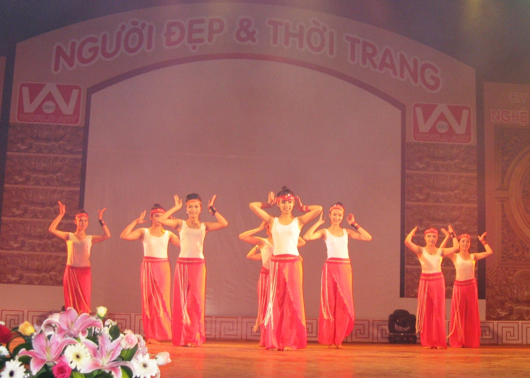 Tiết mục biểu diễn chào mừng Hội thi