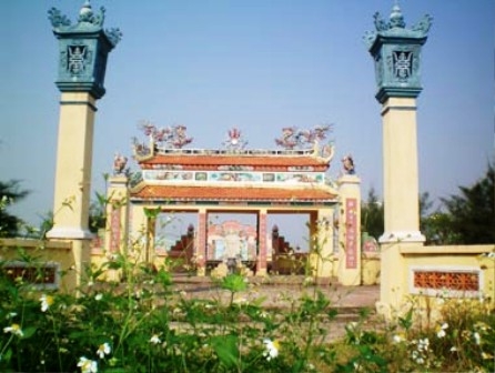 Lăng mộ Ông Ích Khiêm. (Ảnh: T.L)