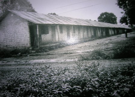 Nhà tập thể của công nhân thôn Phước Thành thuộc khu vực Đồn điền Cada (ảnh chụp năm 1978-1979)