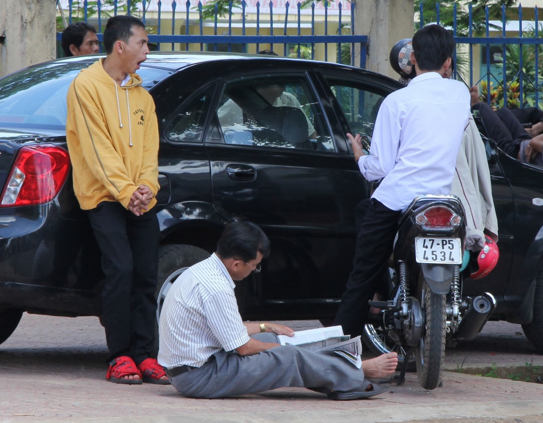 Chờ đợi trong cơn