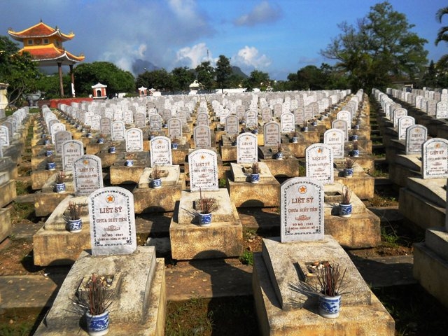 Một góc Nghĩa trang Việt - Lào.