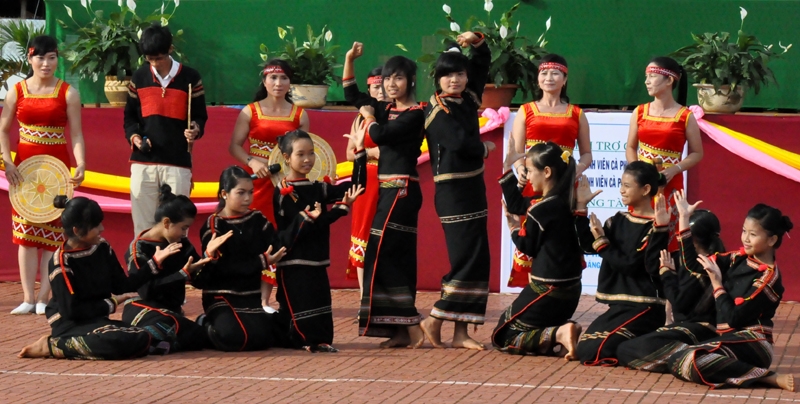 Một tiết mục văn nghệ chào mừng hội thao