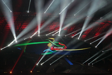 Gạt sang một bên sự gấp rút trong khâu chuẩn bị, SEA Games 26 rút cuộc cũng khai mạc vào tối 11-11 như kế hoạch.