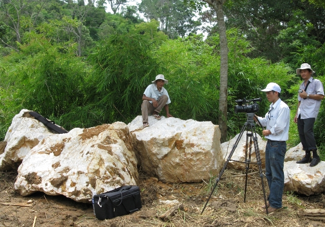 Hiện trường Phạm Đình Thành tổ chức hủy hoại rừng để khái thác đá Thạch Anh trái phép