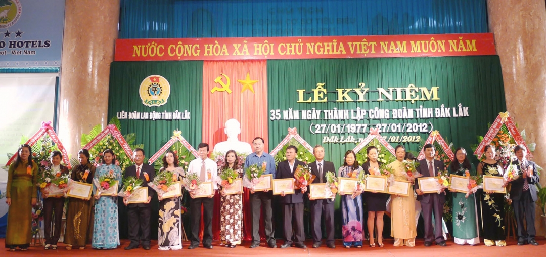 35 Chủ tịch Công đoàn cơ sở được công nhận  Chủ tịch CĐCS giỏi