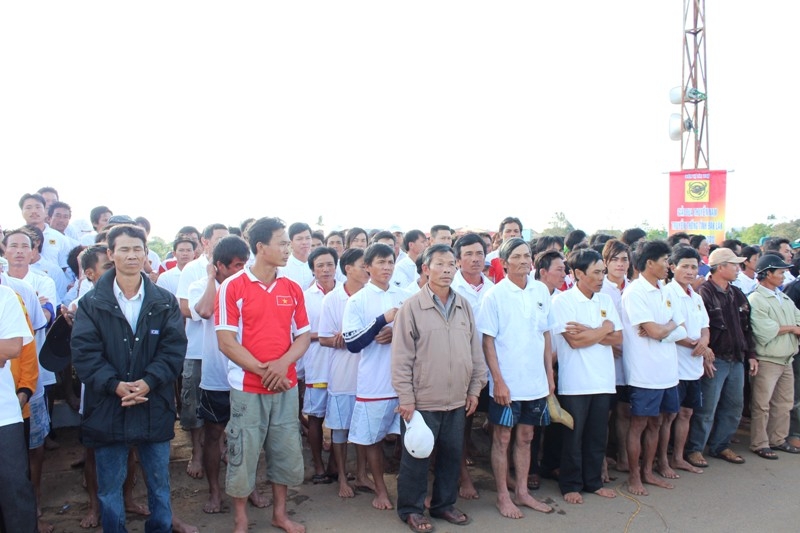 Các đội thuyền tham dự giải