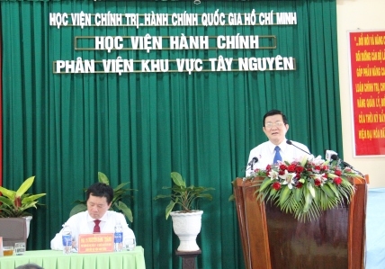 Chủ tịch nước nói chuyện với lãnh đạo, cán bộ, giáo viên, học sinh Học viện Hành chính Phân viện khu vực Tây Nguyên