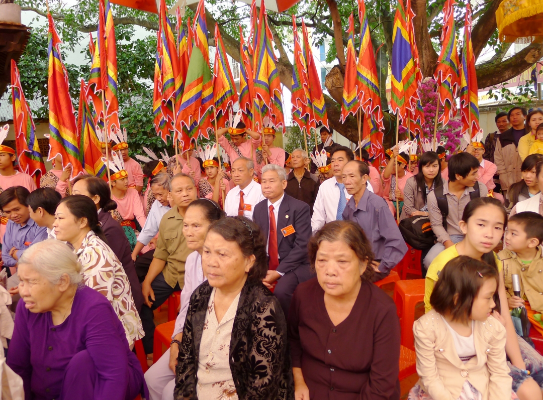 ...và đông đảo bà con các dân tộc anh em trong tỉnh về dự Lễ...