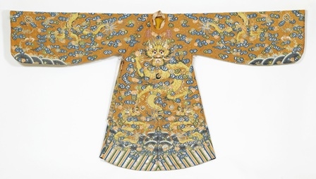 Long bào triều Nguyễn.