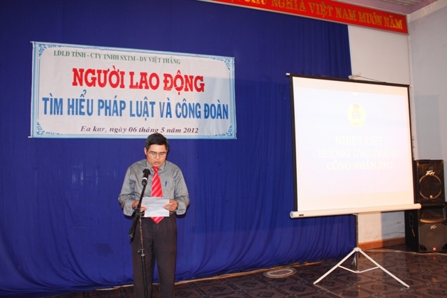 Ông Y Khút Niê - Chủ tịch LĐLĐ tỉnh phát biểu tại buổi tuyên truyền