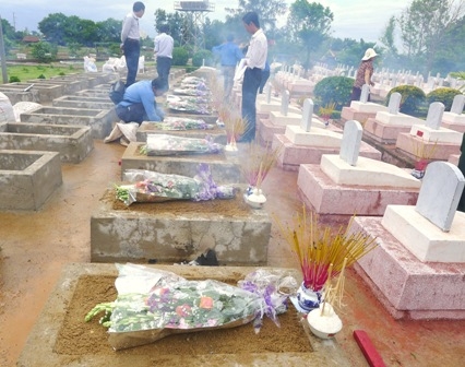 Các anh đã được yên nghỉ ở dãy 2, Lô NP trong Nghĩa trang Liệt sĩ tỉnh