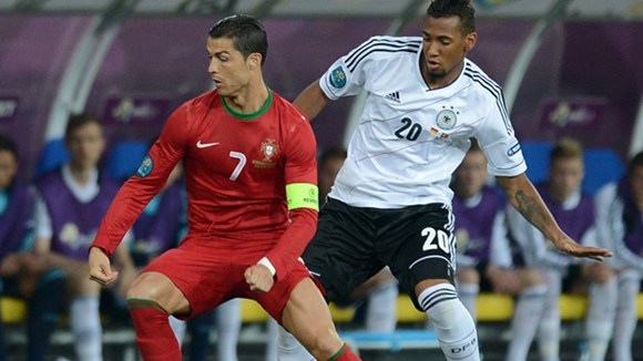 Bồ Đào Nha sẽ thắng nếu C. Ronaldo (trái) tỏa sáng