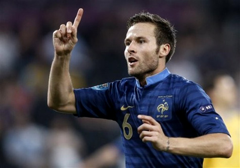 Cầu thủ Yohan Cabaye có trong mình dòng máu Việt (bà anh là người Việt), đã ghi bàn ấn định chiến thắng 2-0 cho Pháp.