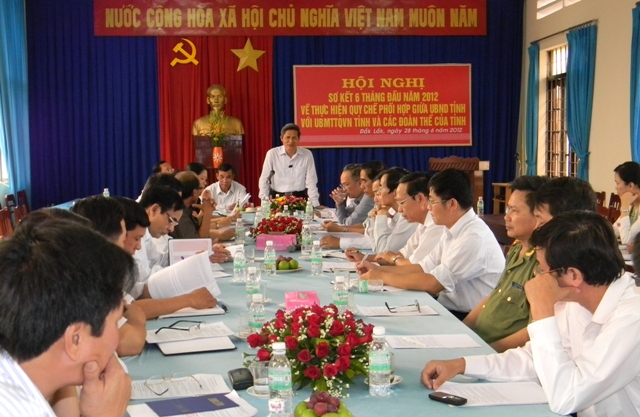 Đồng chí Lữ Ngọc Cư phát biểu tại hội nghị