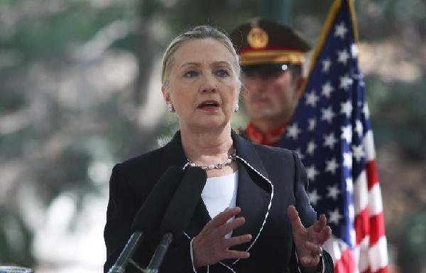 Ngoại trưởng Mỹ Hillary Clinton trong cuộc họp báo tại Kabul. Ảnh: Xinhua