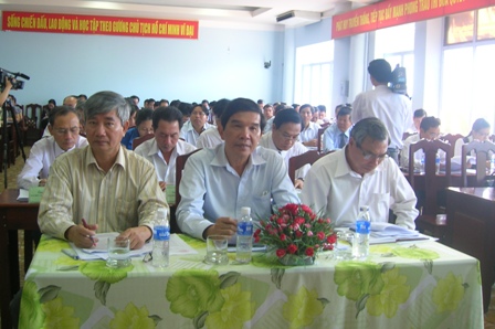 Các đại biểu tham gia kỳ họp thứ 4 HĐND thành phố Buôn Ma Thuột