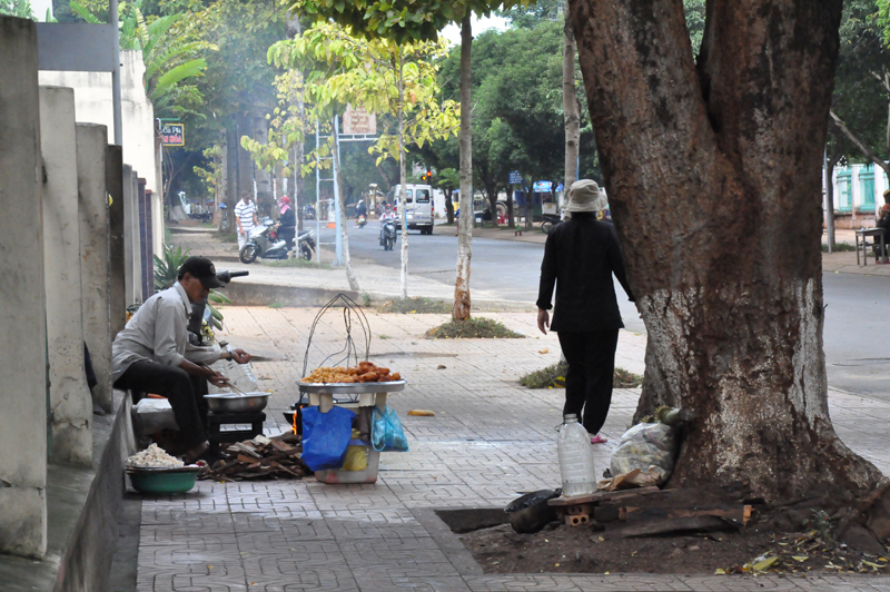 Người ta ngang nhiên coi vỉa hè như là 