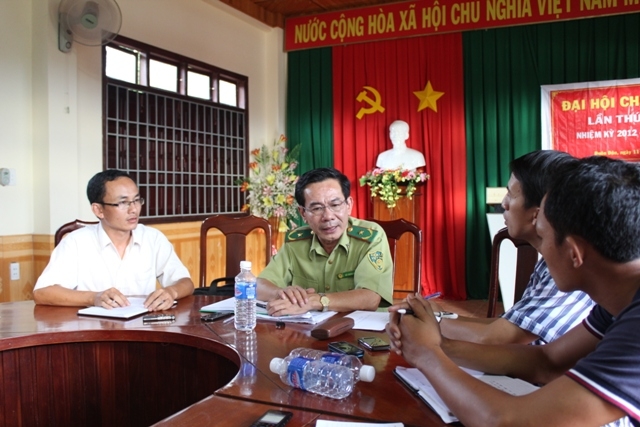 Ông Đỗ Trọng Kim - Phó Cục trưởng Cục Kiểm lâm trả lời báo chí chiều 23-8