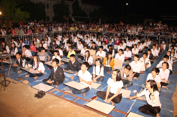 “Rung chuông vàng” một trong những hoạt động của trường THPT Huỳnh Thúc Kháng được đoàn viên, học sinh hưởng ứng tham gia tích cực.                                                     Ảnh: K.O