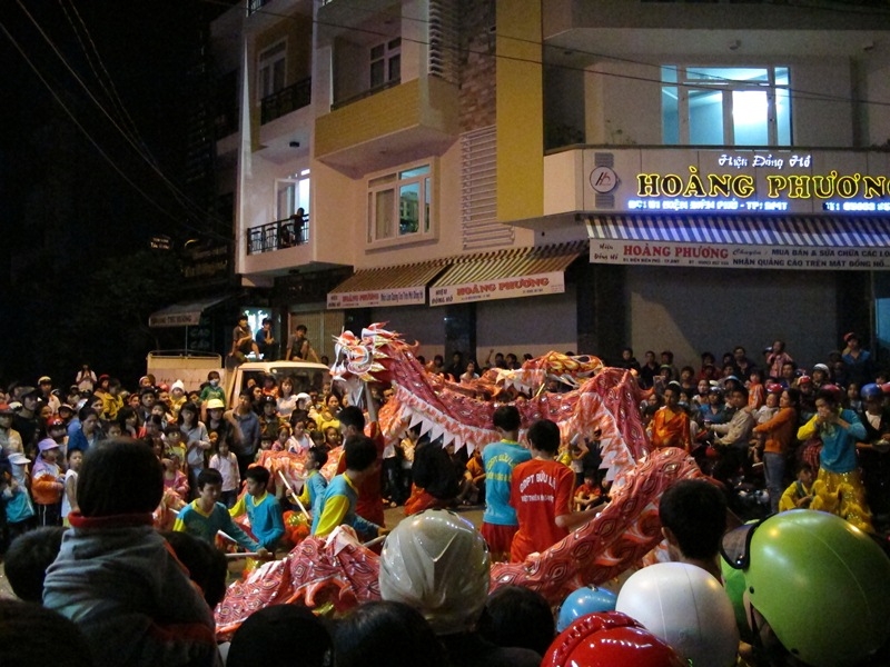 Múa rồng cũng không thua kém