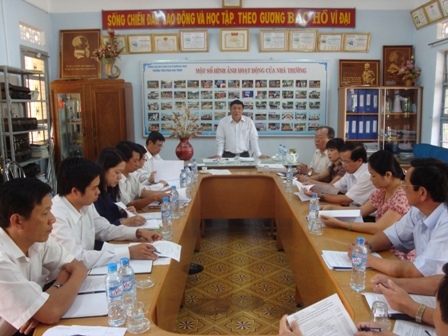 Trưởng Ban Văn hóa -Xã hội Võ Quang Tuyên kết luận tại buổi khảo sát tại Trường THCS Phan Chu Trinh