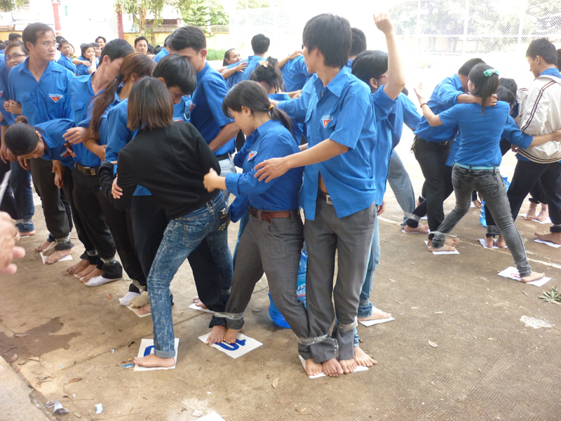 Các hoạt động ngoài trời không những giúp các học viên nâng cao khả năng của mình mà còn giúp các thành viên gần gũi nhau hơn