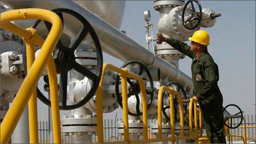 Iran không loại trừ khả năng ngừng xuất dầu mỏ ra thị trường thế giới. Ảnh: Internet