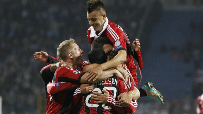 AC Milan đang nắm lợi thế rất lớn