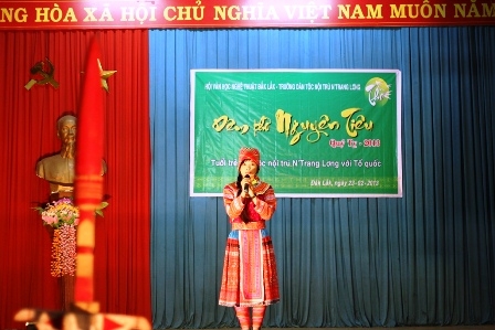 Đêm thơ có sự tham gia của những cây bút trẻ hiện đang ngồi trên ghế nhà trường