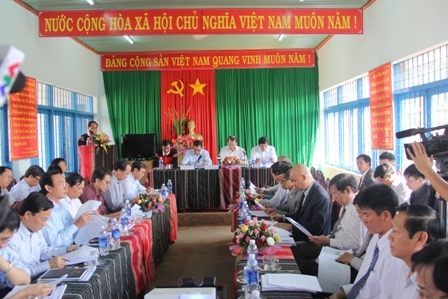 Quang cảnh buổi làm việc tại xã Ea Tul