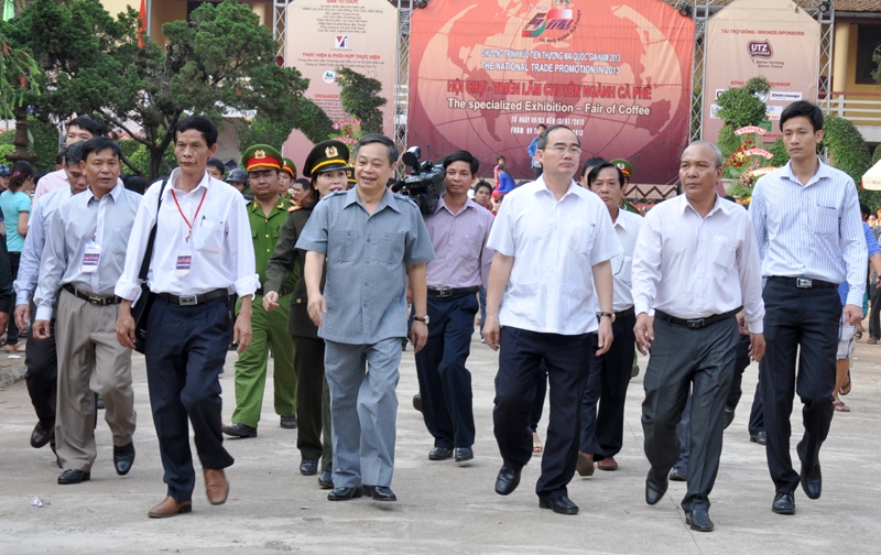 Phó Thủ tướng Chính phủ Nguyễn Thiện Nhân đã đến thăm Hội chợ - Triển lãm chuyên ngành cà phê