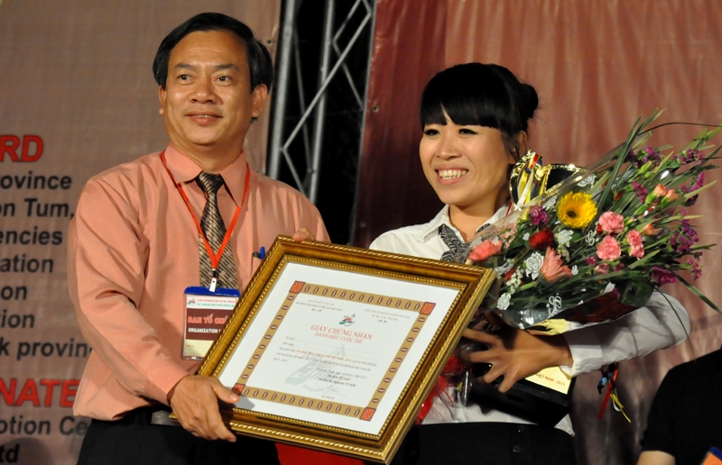 Lê Thanh Vinh được trao tặng danh hiệu Đệ nhất pha chế cà phê Việt Nam năm 2013
