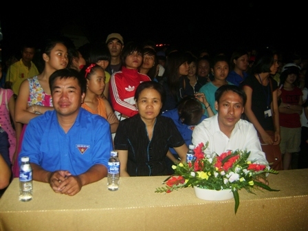 Các đại biểu về tham dự buổi lễ