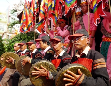 Dàn chiêng khai Lễ