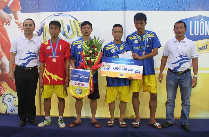 CLB Đại Long nhận giải tư 
