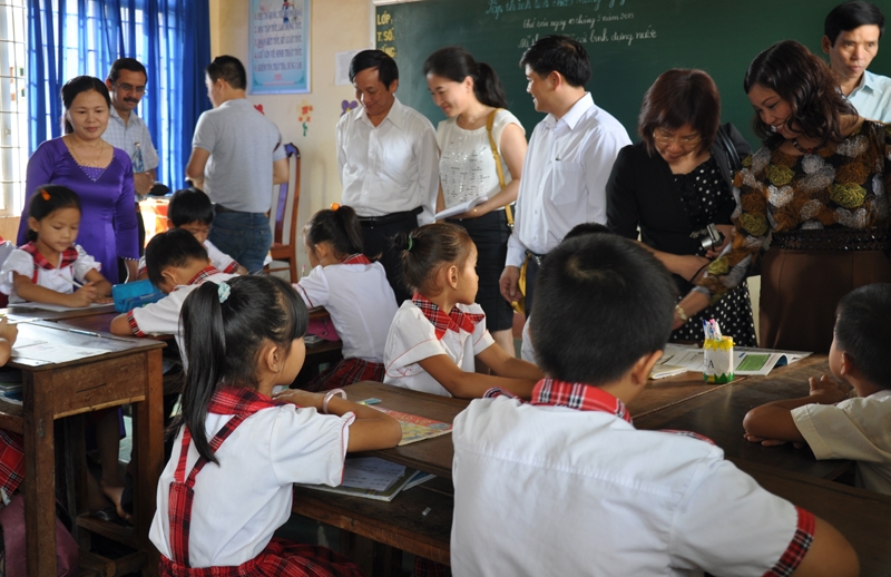 Đoàn công tác thăm thực tế tại trường Tiểu học Nguyễn Thị Minh Khai (huyện Krông Ana)