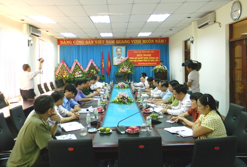 Quang cảnh buổi lễ thành lập và ra mắt Ban Nội chính Tỉnh ủy