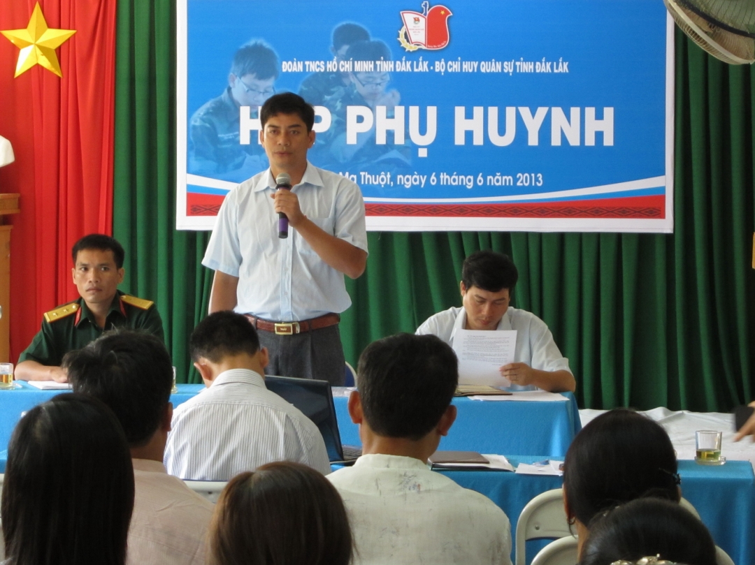 Anh Y Vinh Tơr, Bí thư Tỉnh Đoàn giải đáp thắc mắc của các bậc phụ huynh