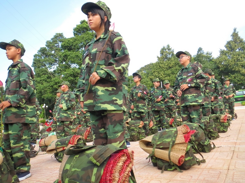 ... được chia làm 6 tiểu đội