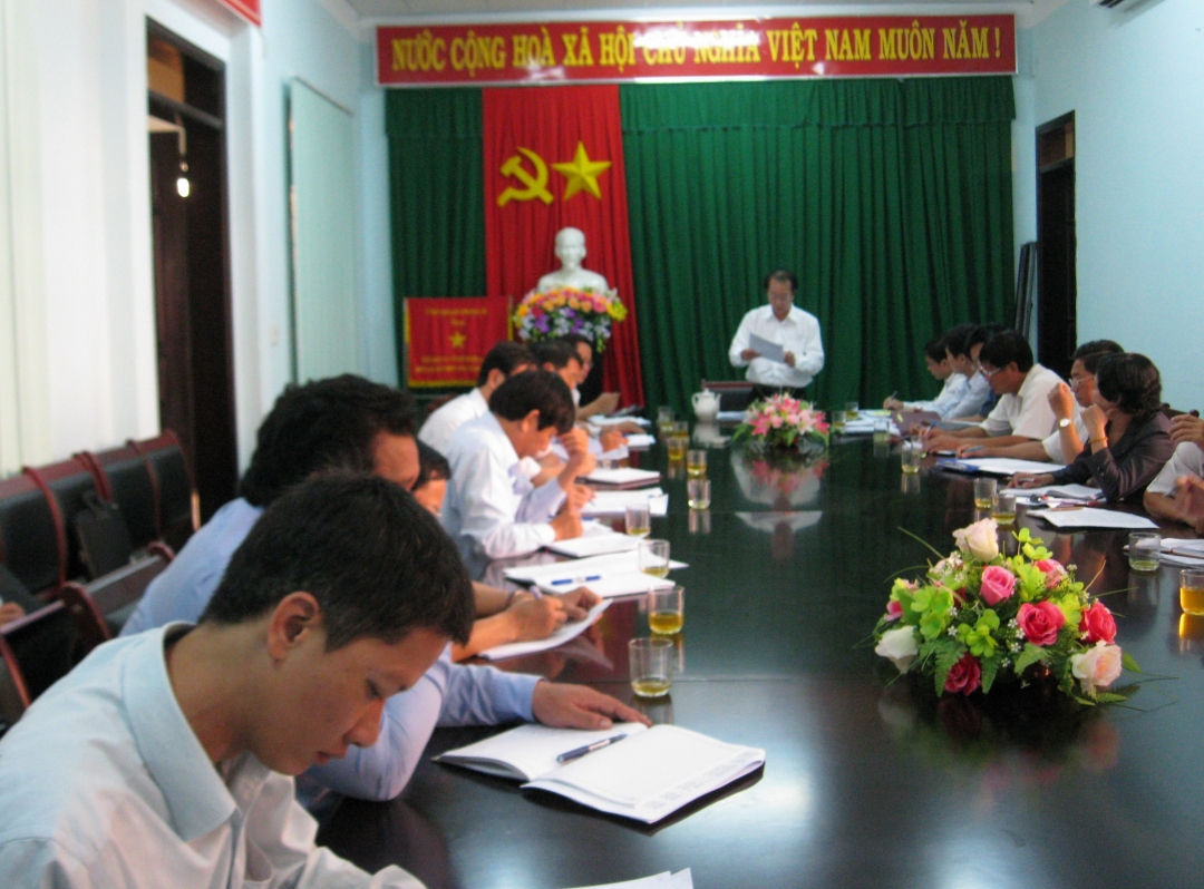 Quang cảnh buổi làm việc tại huyện Ea Kar
