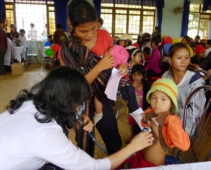 Đa số bệnh nhi được đưa đến khám đều thuộc diện hộ nghèo và đồng bào dân tộc thiểu số