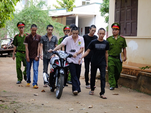 Bắt  nhóm đối tượng trộm cắp xe máy ở huyện Cư M’gar.